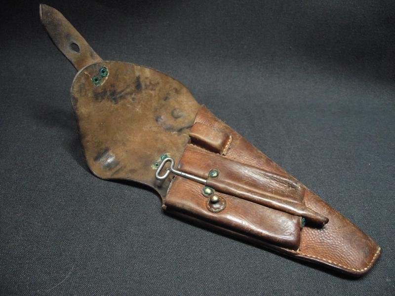 Swedish M/1940 Lahti Pistol Holster and Tools. — image 6