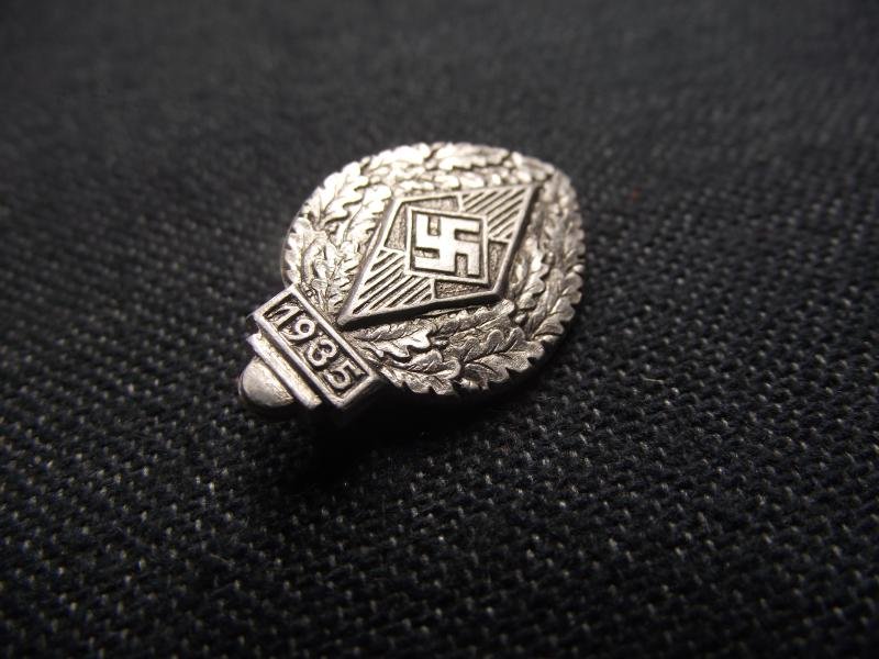1935 Dated Hitler Youth Sports Participants Badge. — image 2