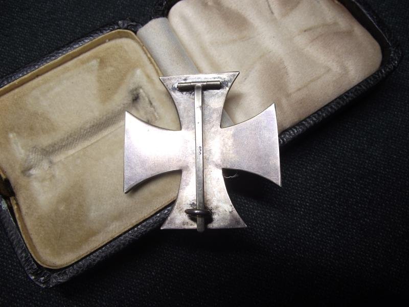 WW1 German 1914 Iron Cross 1st Class Vaulted .800 Silver in Presentaion Box. — image 4