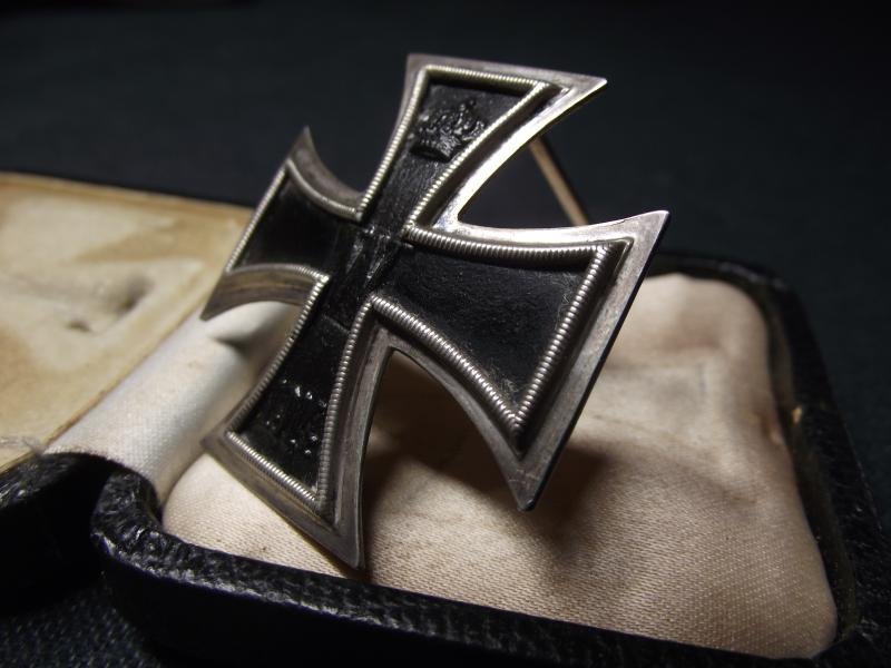 WW1 German 1914 Iron Cross 1st Class Vaulted .800 Silver in Presentaion Box. — image 8