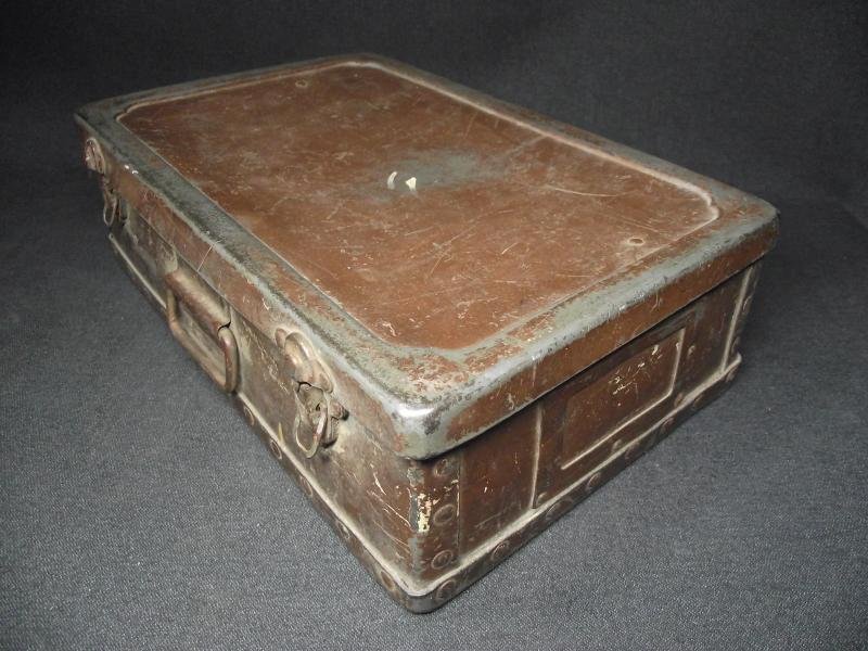 WW2 Japanese Navy Type 93 Gas Mask Case. — image 2