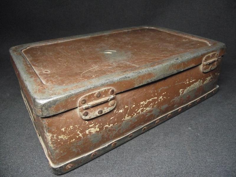 WW2 Japanese Navy Type 93 Gas Mask Case. — image 3