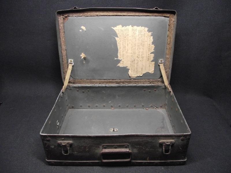 WW2 Japanese Navy Type 93 Gas Mask Case. — image 7