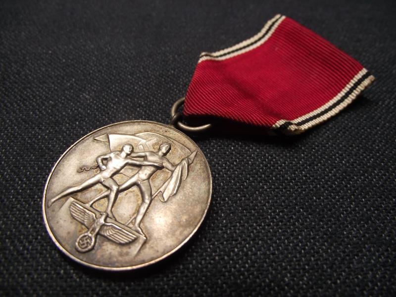 WW2 German Boxed 1938 Entry into Austria Anschluss Medal — image 3