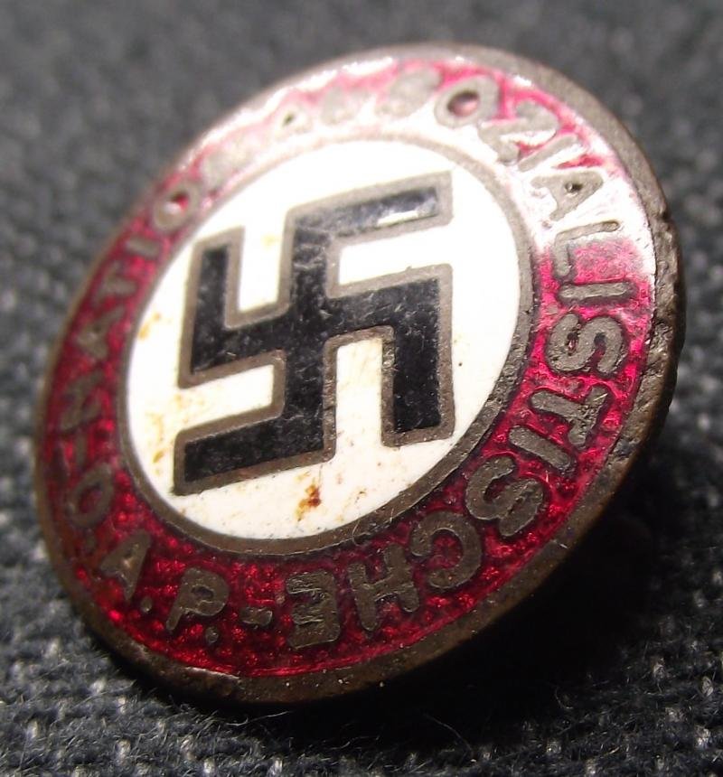 Rare Early 18mm NSDAP Party Badge. — image 3