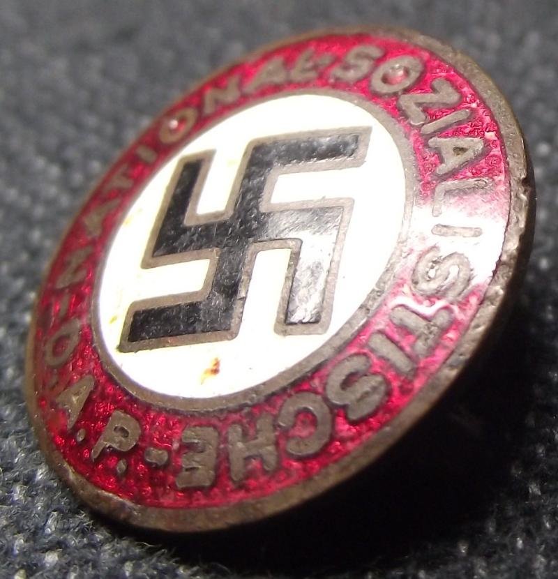 Rare Early 18mm NSDAP Party Badge. — image 5
