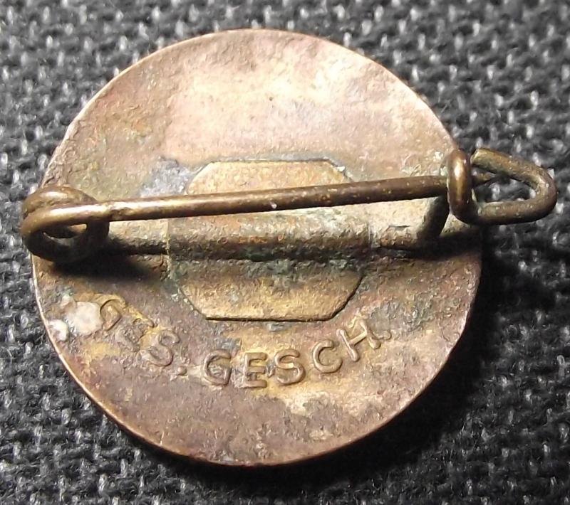 Rare Early 18mm NSDAP Party Badge. — image 6