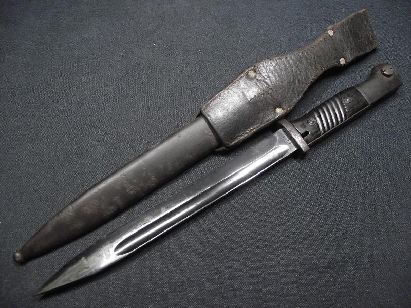 Rare WW2 German Matching Numbers K98 Bayonet and Leather Frog. Letter Code '' i '' Elite Diamant. — image 2