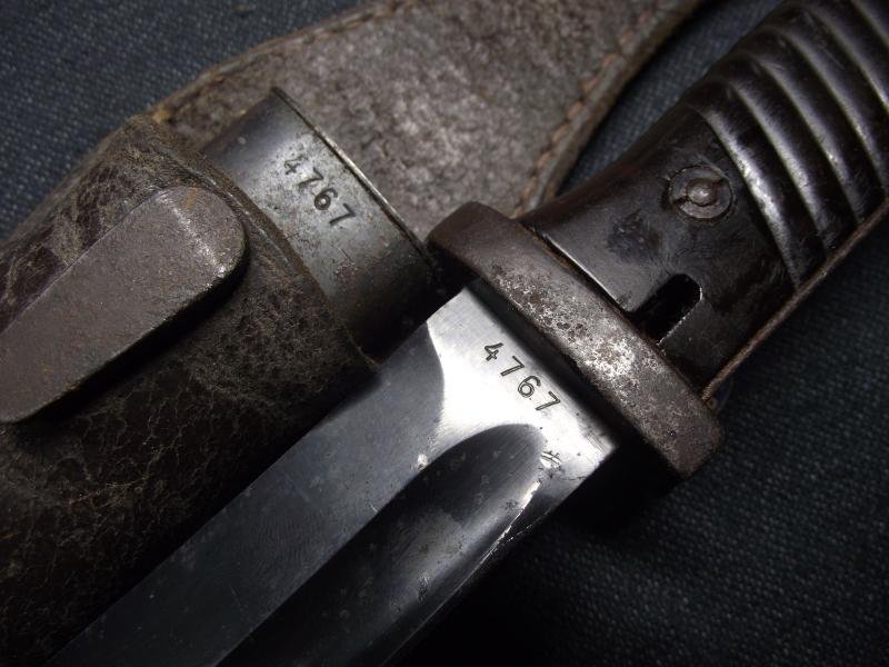 Rare WW2 German Matching Numbers K98 Bayonet and Leather Frog. Letter Code '' i '' Elite Diamant. — image 4