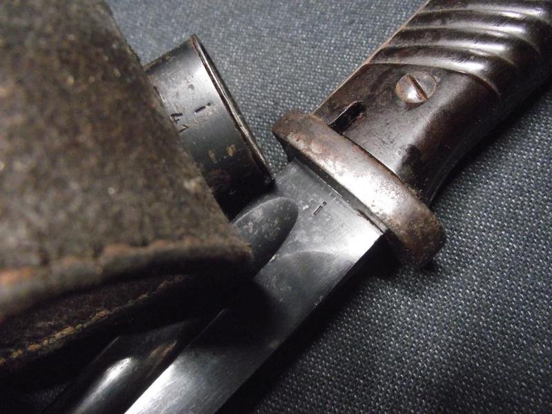 Rare WW2 German Matching Numbers K98 Bayonet and Leather Frog. Letter Code '' i '' Elite Diamant. — image 5