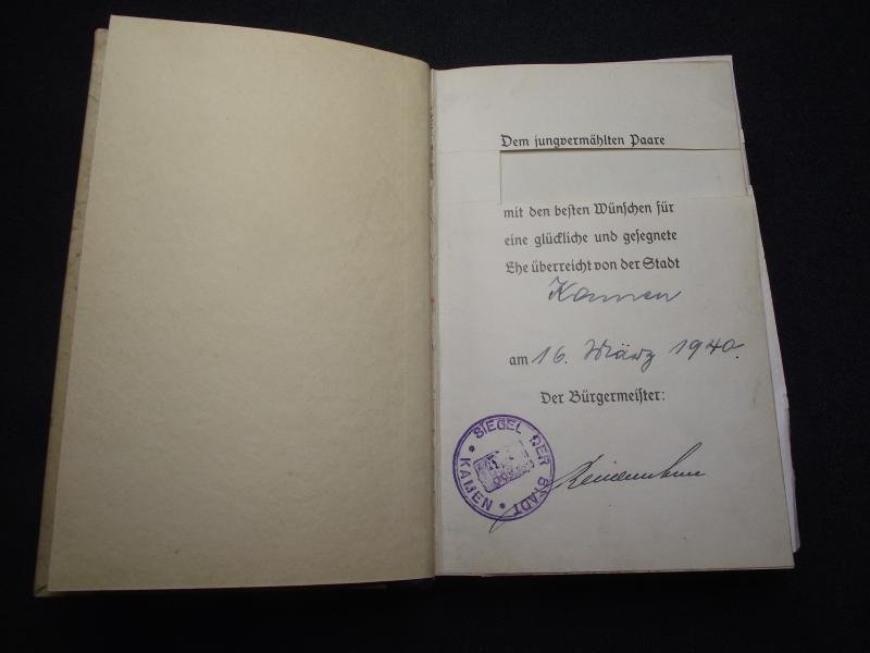 Adolf Hitler Mein Kampf. Wedding Edition. Kamen, 1940.. — image 5