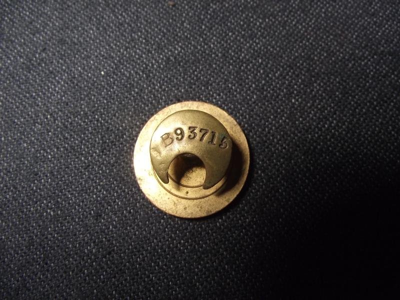 WW1 ''On War Service'' Enamel Badge. 1914. Numbered and Maker Marked. — image 3