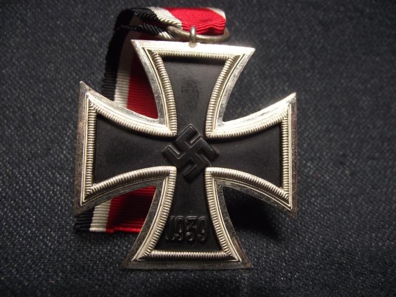 Mint 2nd Class Iron Cross and Paper Packet. Carl Forster. — image 2