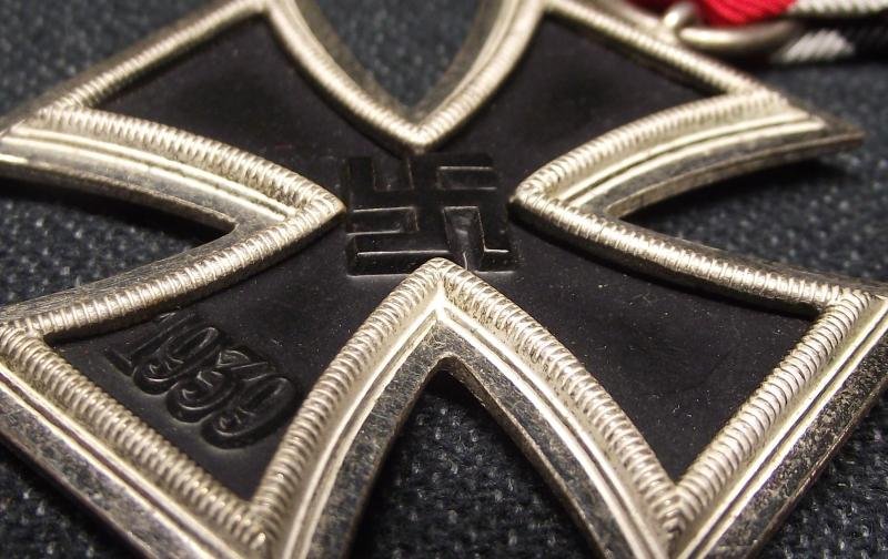 Mint 2nd Class Iron Cross and Paper Packet. Carl Forster. — image 3