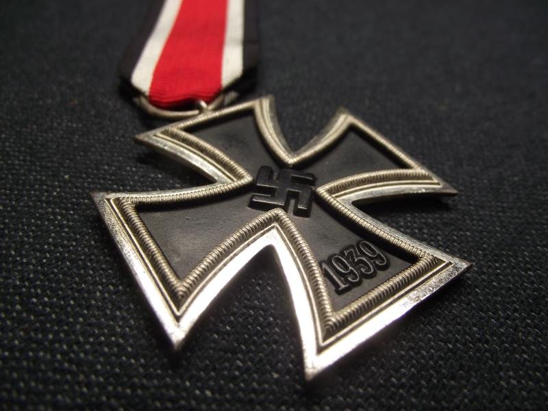 Mint 2nd Class Iron Cross and Paper Packet. Carl Forster. — image 4