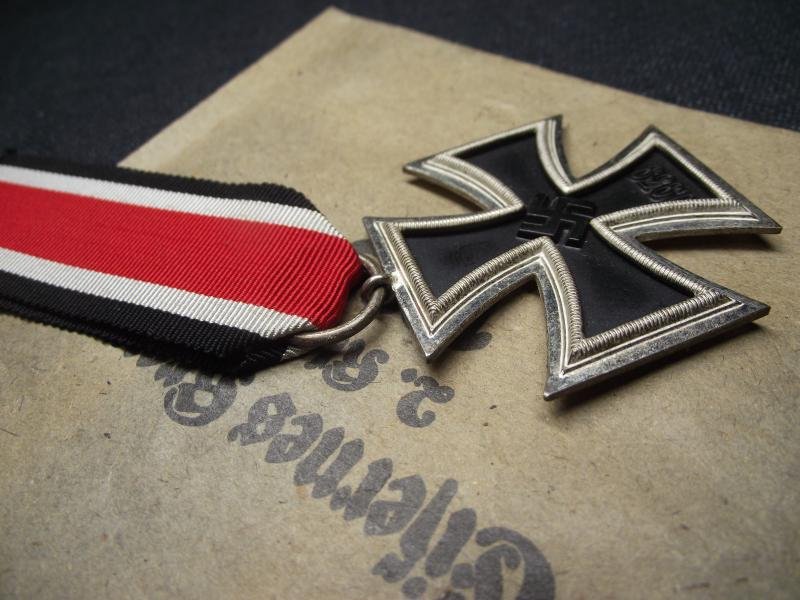 Mint 2nd Class Iron Cross and Paper Packet. Carl Forster. — image 5