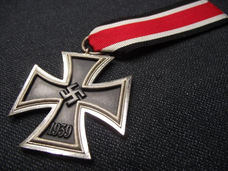 Mint 2nd Class Iron Cross and Paper Packet. Carl Forster. — image 6