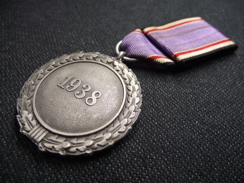 2nd Class Luftschutz Medal and Paper Packet of Issue. Foerster & Barth — image 5