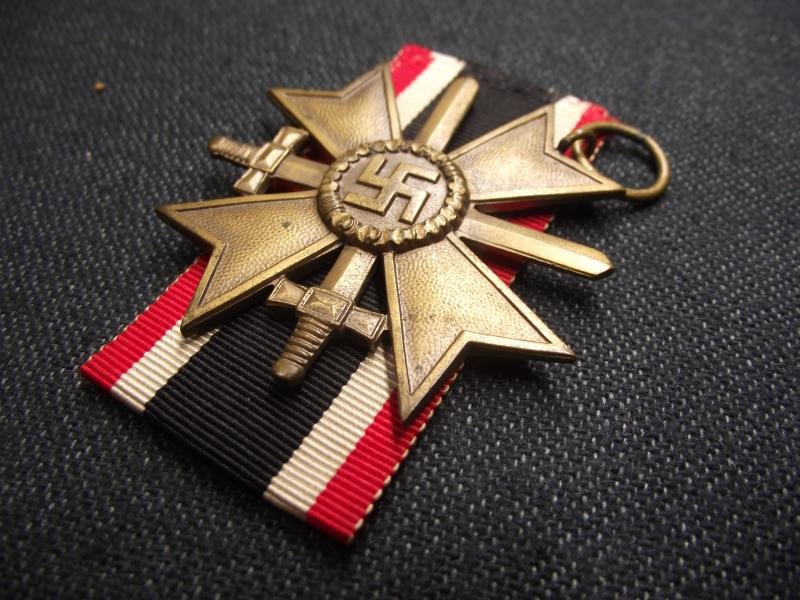 2nd Class War Merit Cross, KVK, with Swords and Paper Packet of Issue. Gottlieb Friedrich Keck&Sohn. — image 3