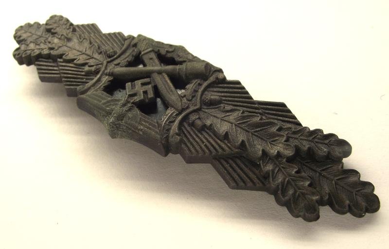 WW2 German Bronze Grade Close Combat Clasp. JFS. — image 4