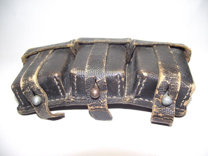 WW2 German K98 Leather Ammo Pouch. — image 4