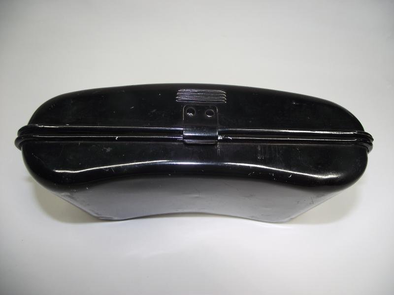 WW2 St.John Ambulance Metal First Aid Pouch. — image 4