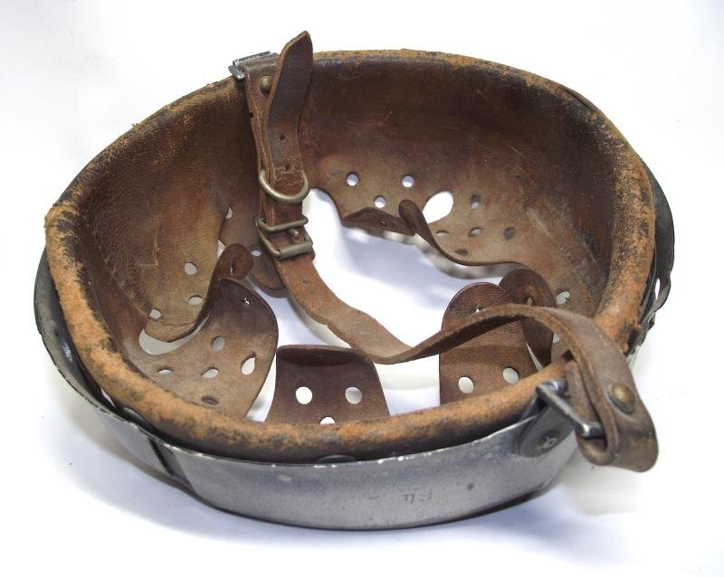 Scarce 1935 Dated Single Band Aluminium M35 Helmet Liner. — image 3