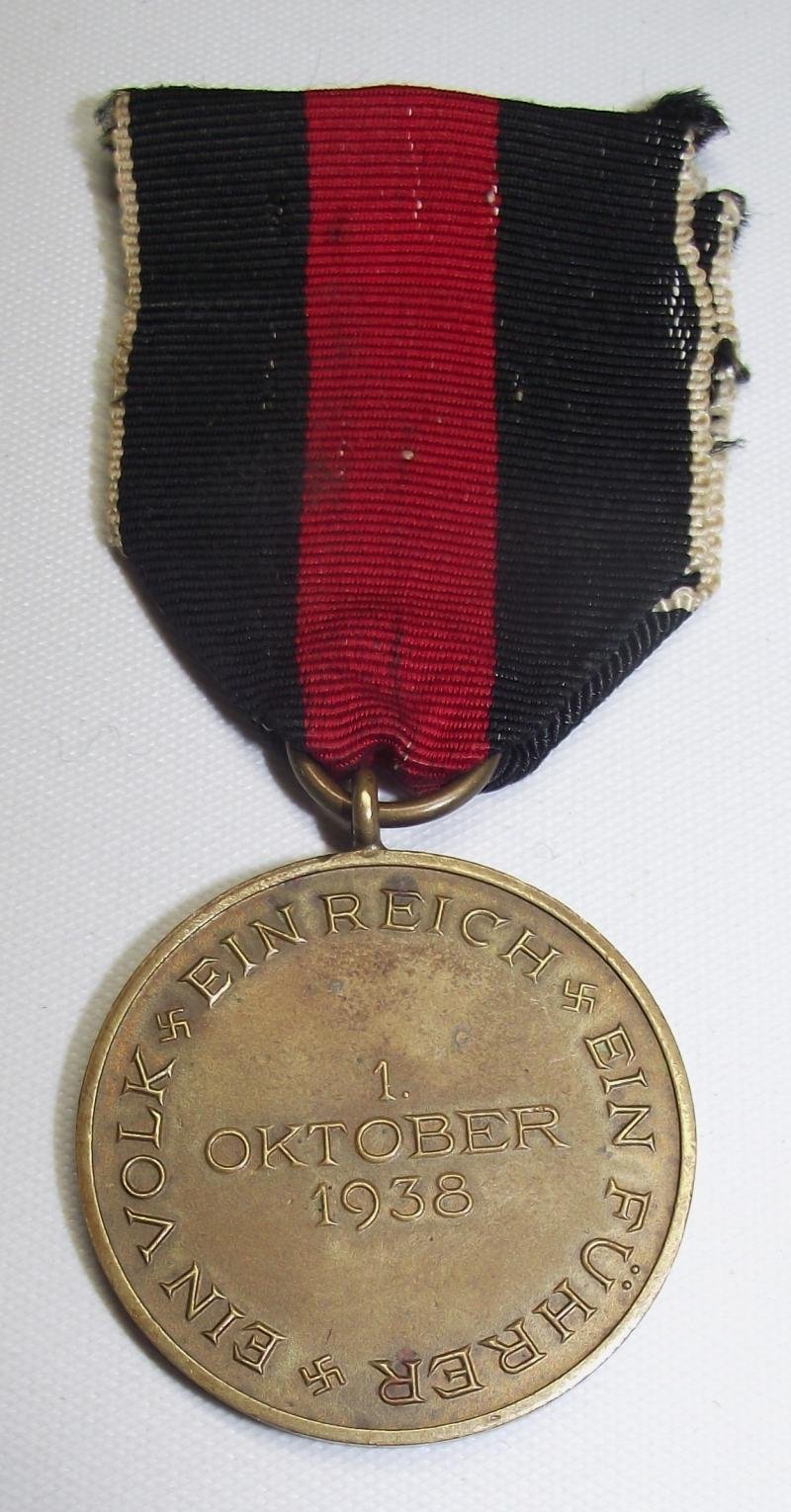WW2 German 1938 Entry into Sudetenland Czech Anschluss Medal — image 2
