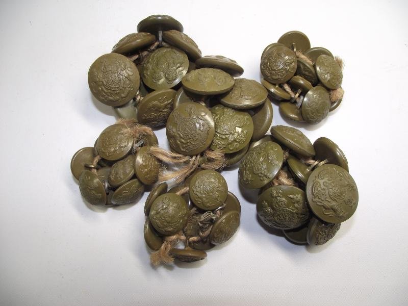 Large Selection of WW2 British GS Economy Buttons. — image 4