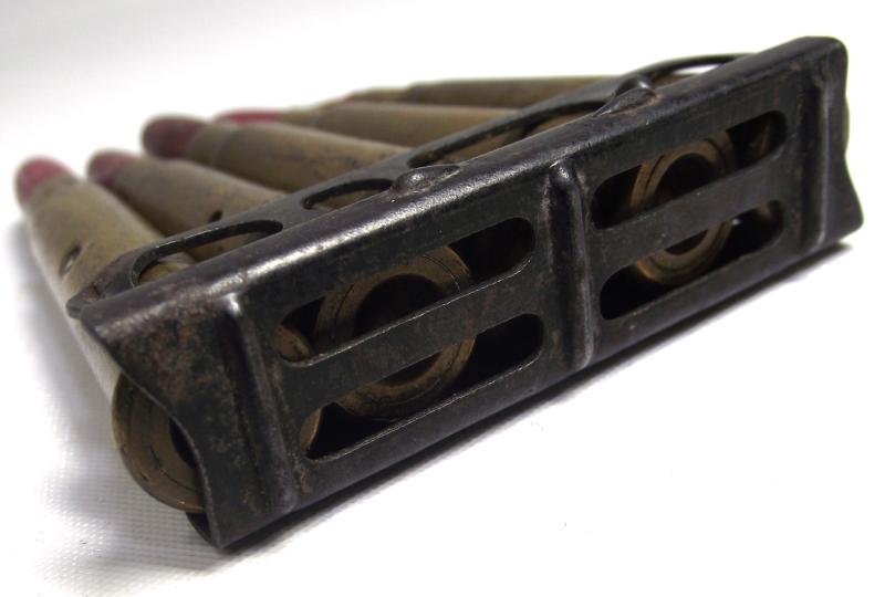 WW1 British Wooden Head Practise Rounds in MK2 Stripper Clip. — image 3