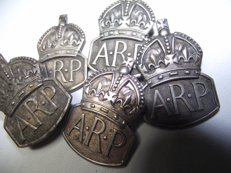 5 X Silver ARP Membership Badges. — image 2