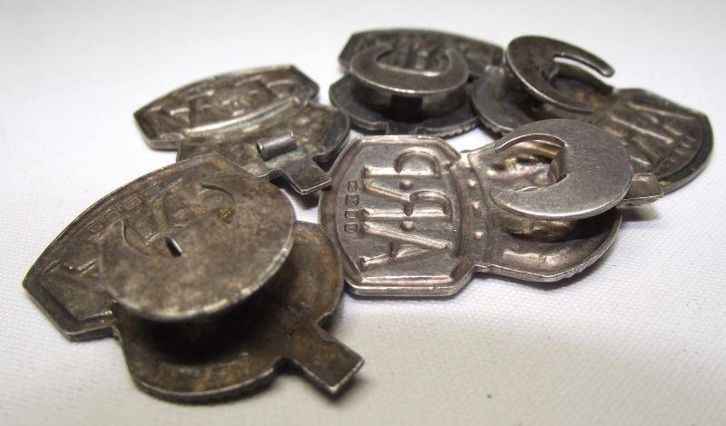 5 X Silver ARP Membership Badges. — image 4