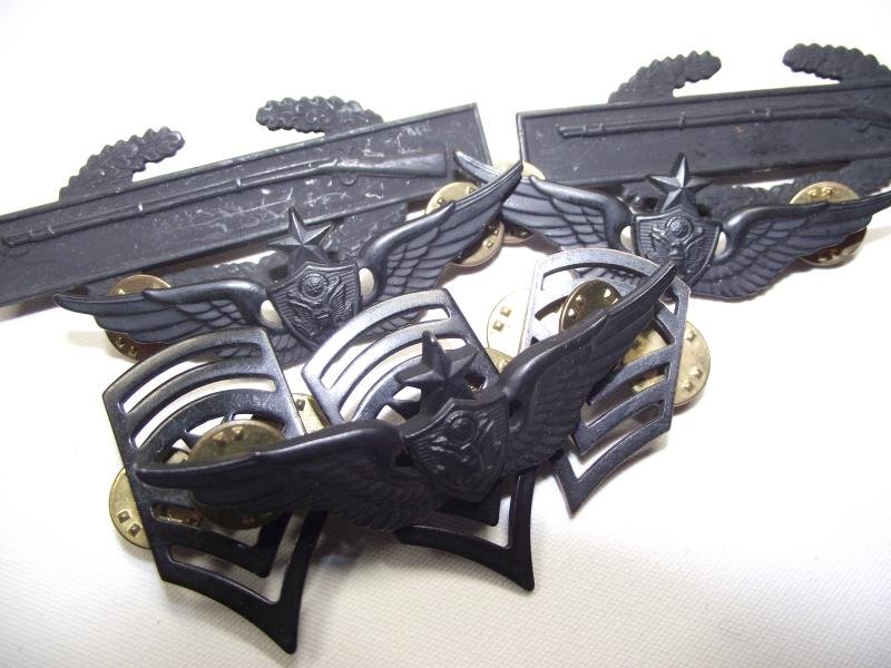 8 X US Military Proficiency Badges. — image 4