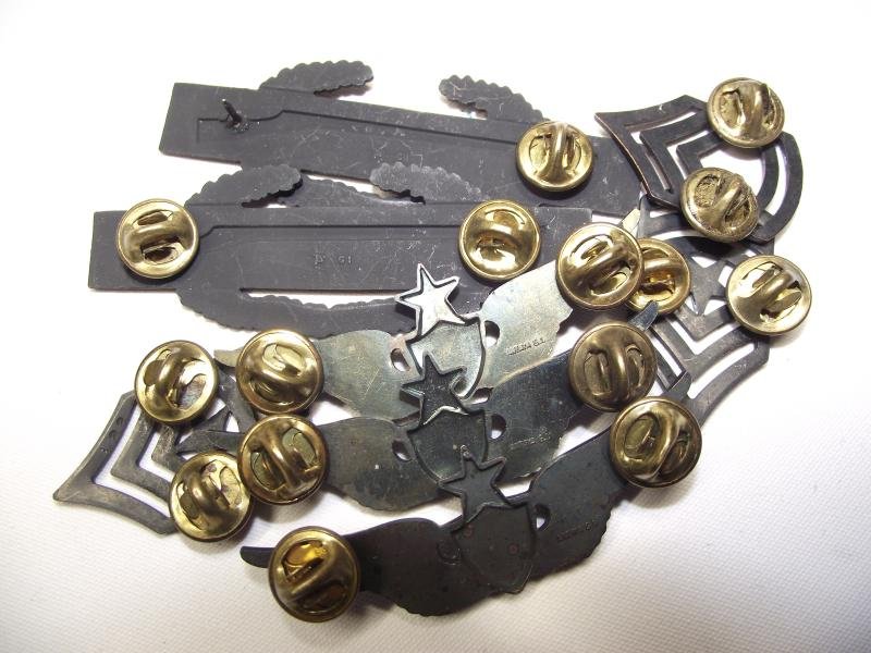 8 X US Military Proficiency Badges. — image 6