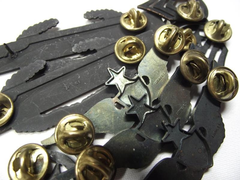 8 X US Military Proficiency Badges. — image 7