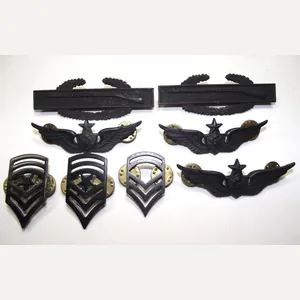 8 X US Military Proficiency Badges.