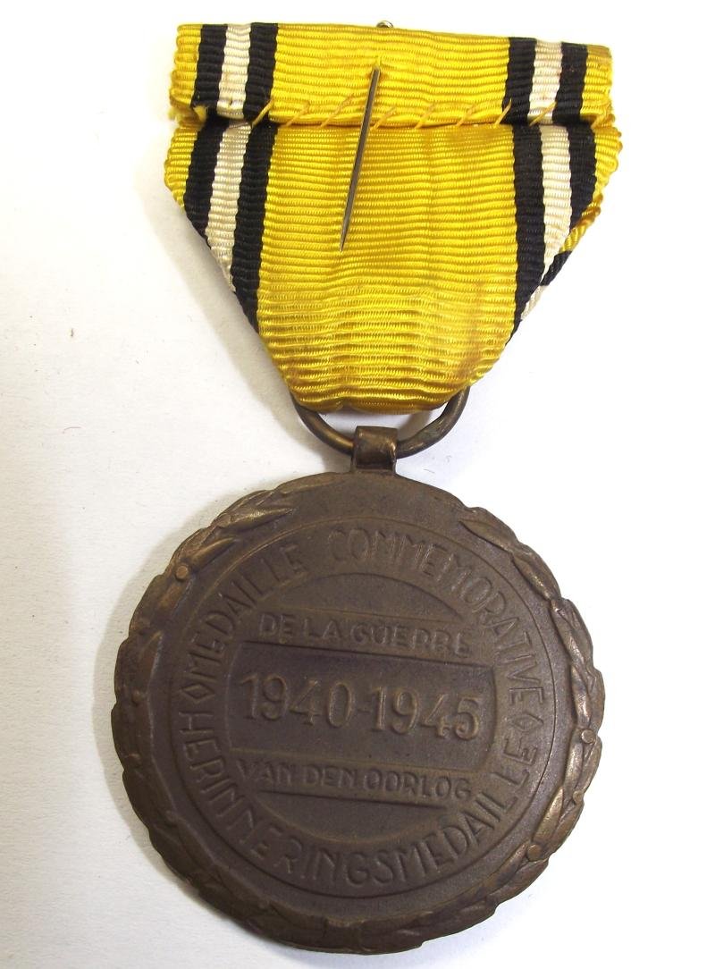 Belgium Commemorative Medal with Swords.1940/45. — image 3