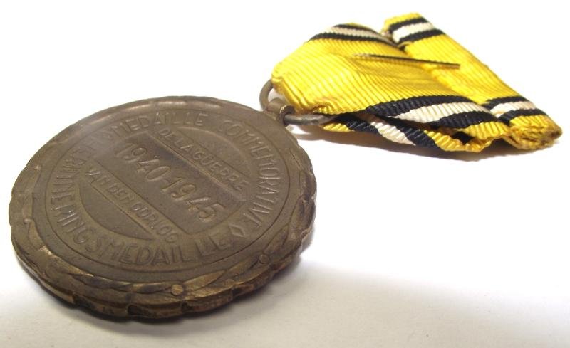 Belgium Commemorative Medal with Swords.1940/45. — image 4