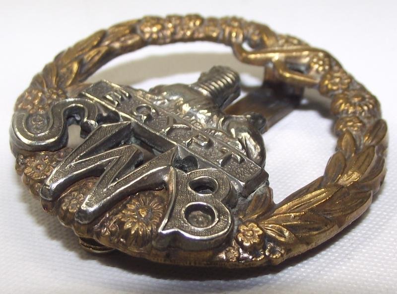 South Wales Borderers Cap Badge. — image 2