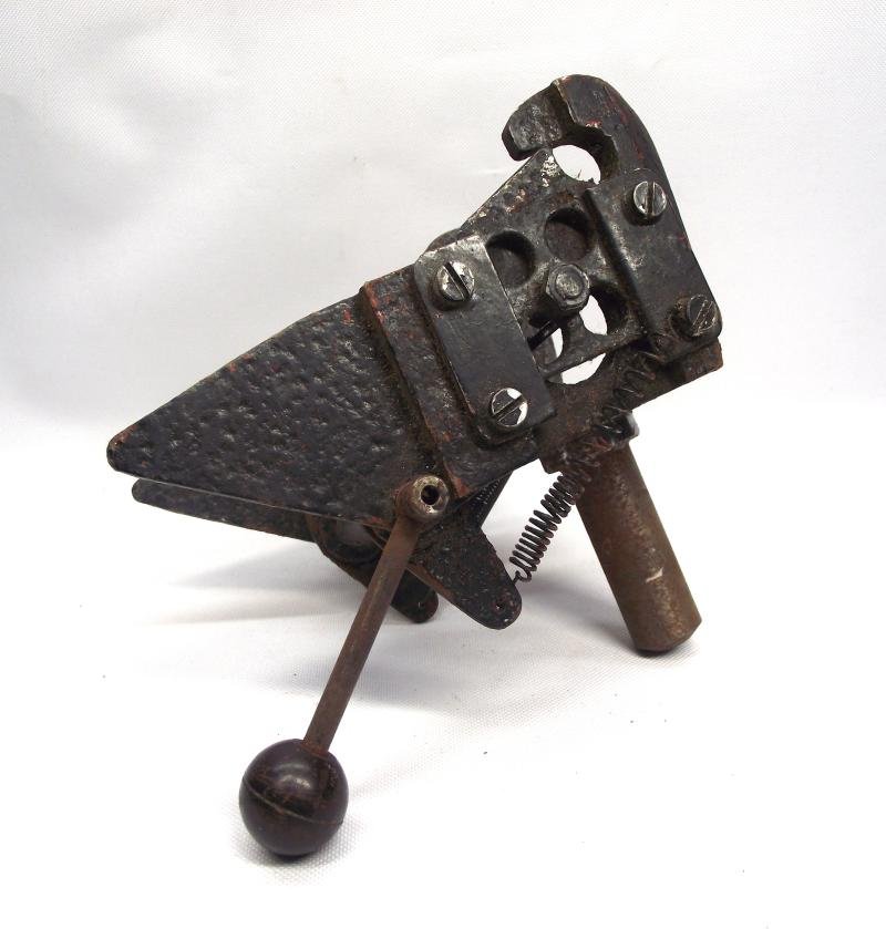 WW2 U.S. 30 Caliber Machine Gun Pintle Assemby. — image 2