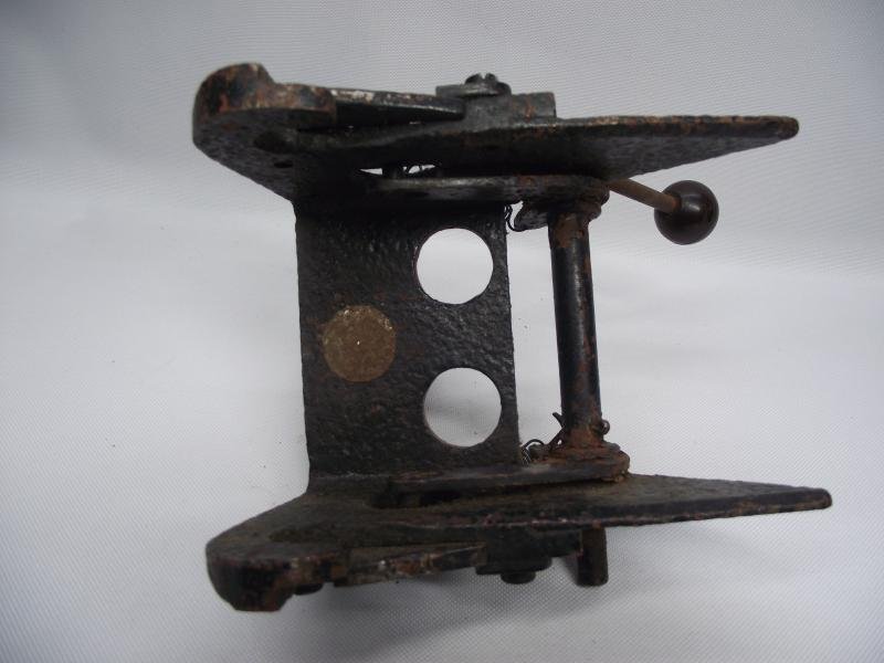 WW2 U.S. 30 Caliber Machine Gun Pintle Assemby. — image 6