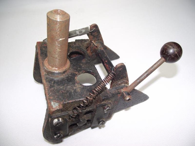 WW2 U.S. 30 Caliber Machine Gun Pintle Assemby. — image 8