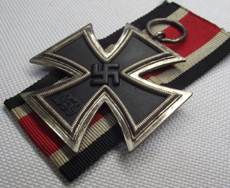 WW2 German Iron Cross 2nd Class. MM3, Deumer. — image 3