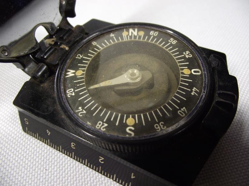 WW2 German Military Marching Compass. — image 7