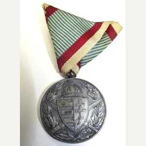 WW1 Kuk Hungarian War Medal For Combatants.