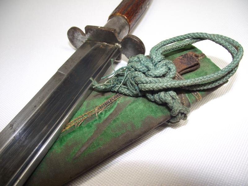 Large Edwardian Bowie Knife. — image 8