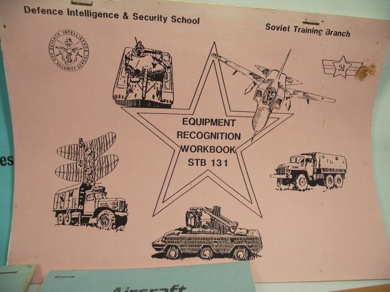 5 X 1980'S British Restricted Soviet Recognition Guides. — image 3
