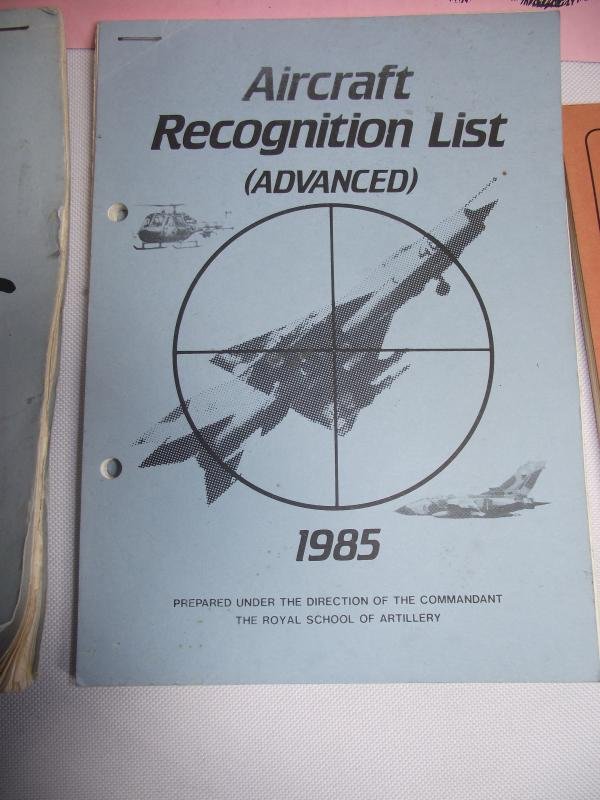 5 X 1980'S British Restricted Soviet Recognition Guides. — image 4