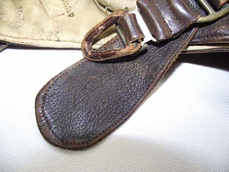 Early ''C-Type'' Flying Helmet with Bennett Buckle. — image 7