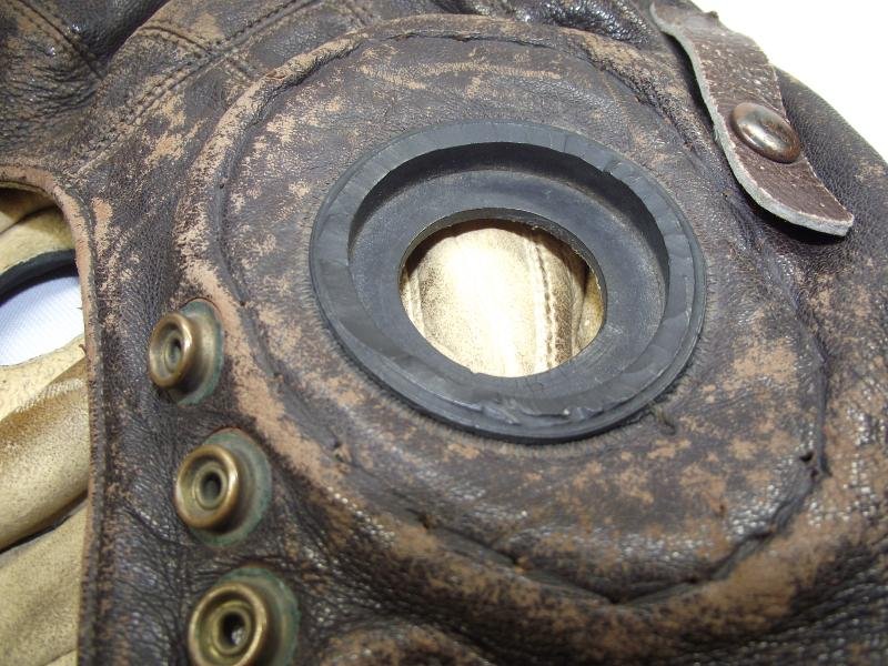 Early ''C-Type'' Flying Helmet with Bennett Buckle. — image 9